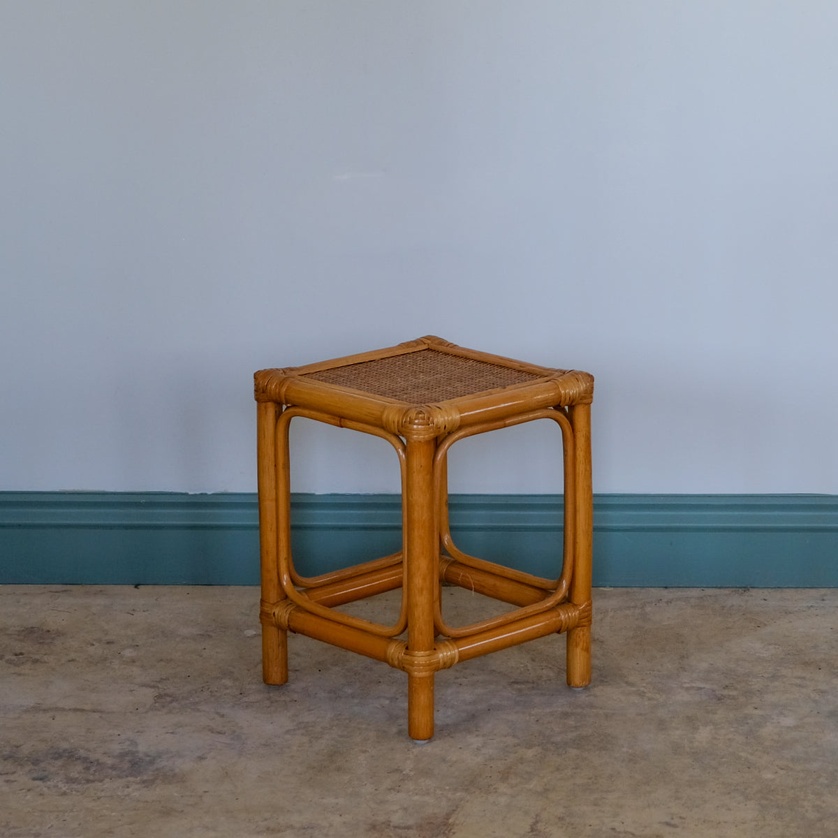 SMALL BAMBOO SIDE TABLE WITH WICKER TOP