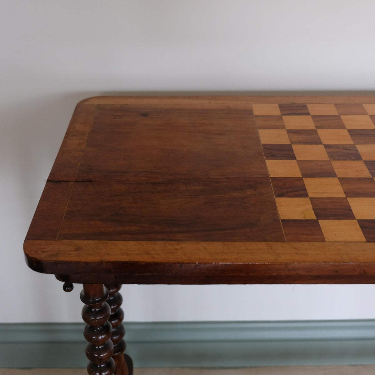 VICTORIAN WALNUT & SATINWOOD GAMES TABLE