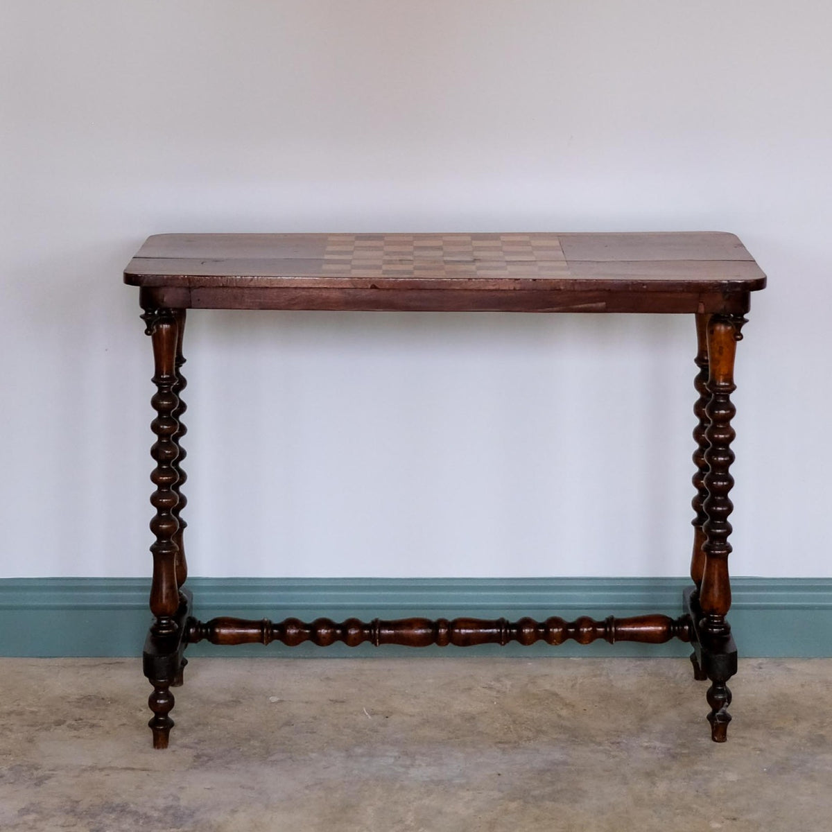 VICTORIAN WALNUT & SATINWOOD GAMES TABLE