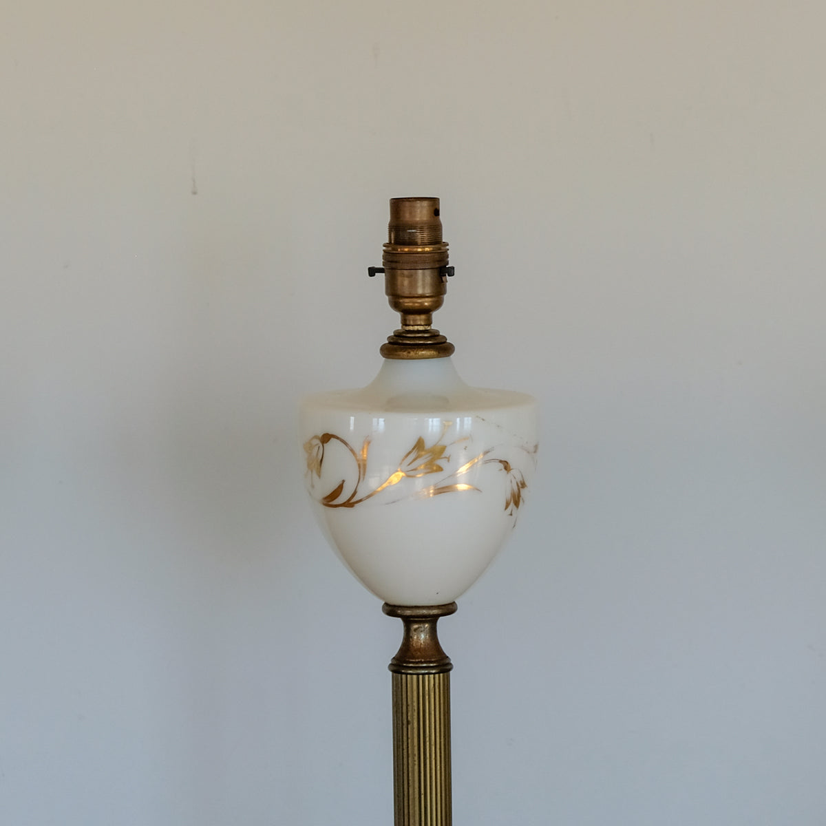 Elegant Brass Table Lamp with Reeded Brass Column
